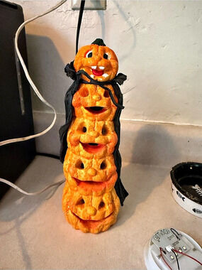 The Paper Magic Group Lighted Pumpkin Jack-O-Lantern Totem Tower vintage 1950 60